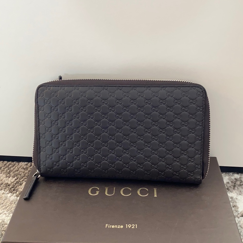 Gucci GG Brown Leather Travel Wallet Clutch